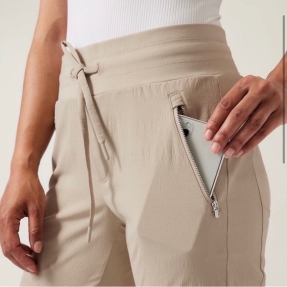 Women’s ATHLETA Trekkie North khaki joggers- Size 6 TALL - Picture 3 of 10